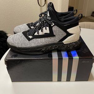 Adidas Damian Lillard II’s Static Signature Basketball Shoes